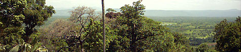 panorama de la vall&eacute;e pris depuis la colline de Bandafassi