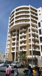 Immeuble r+9 A vendre au point e