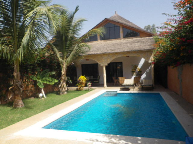 Maison à Louer à Saly Avec Piscine Pas Cher