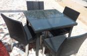 Table jardin en style rotin